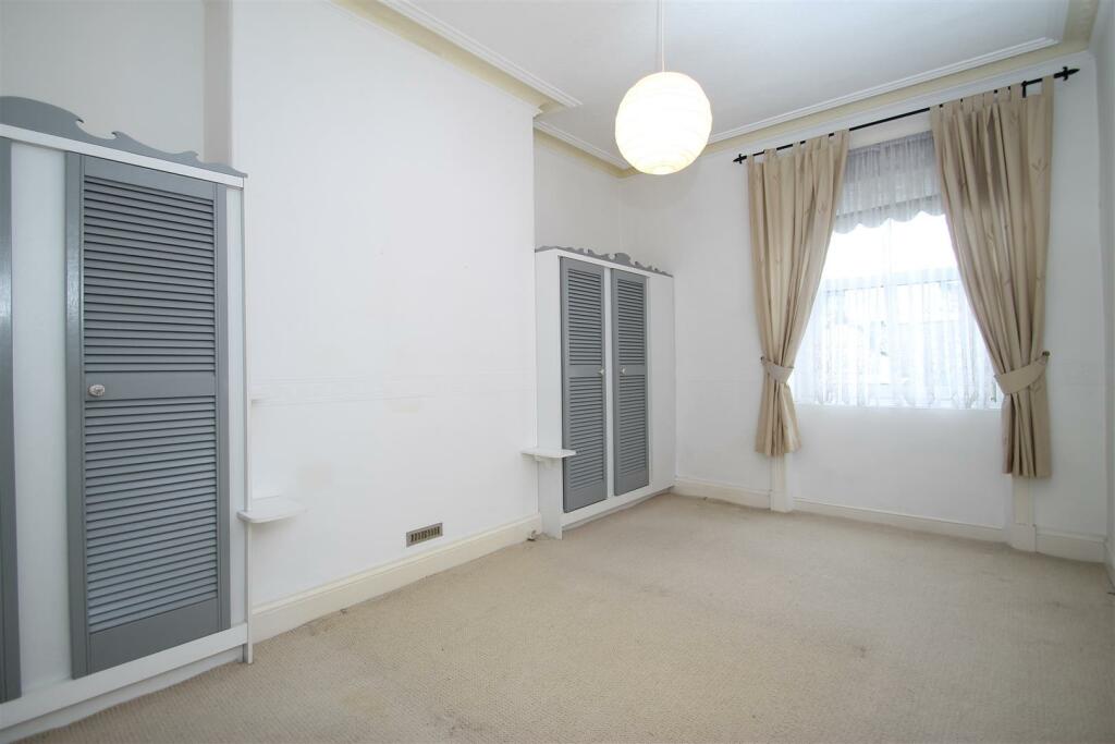 bedroom 2.JPG