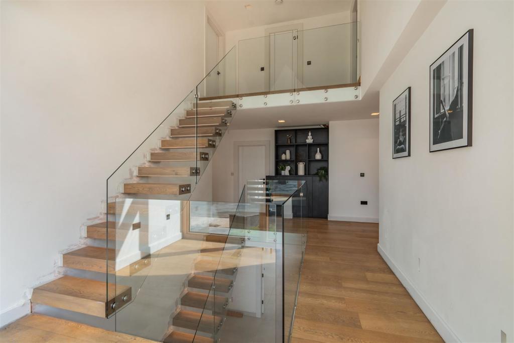 8496053-interior06.jpg