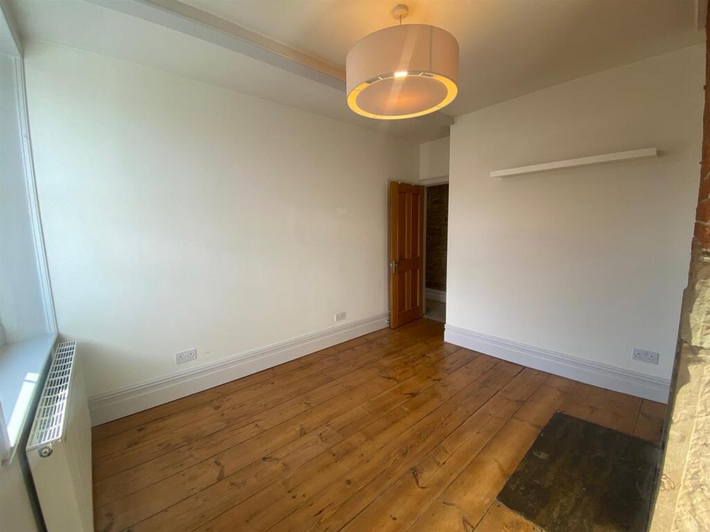 MASTER BEDROOM 1.jpg