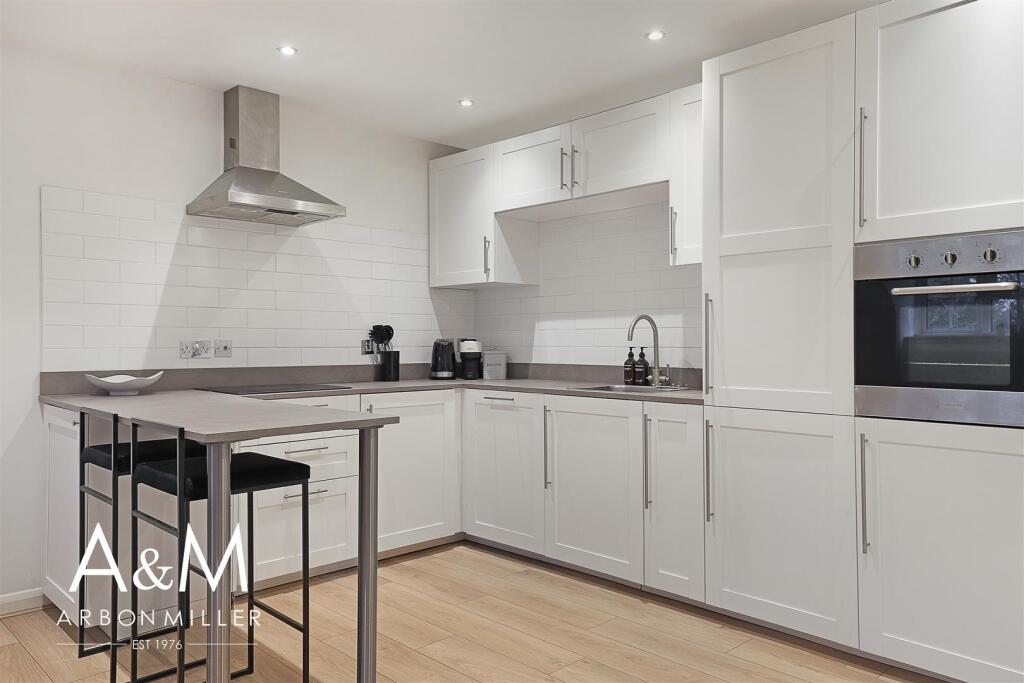 OPEN PLAN LOUNGE KITCHEN