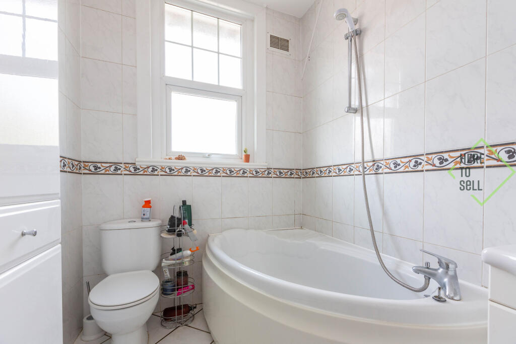 10 Hillside Avenue, N11 3DE-28