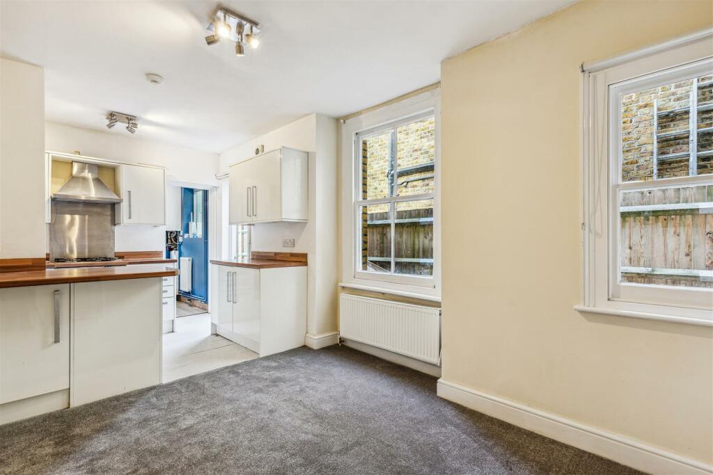 Cranbrook Road, W4 - TO LET
