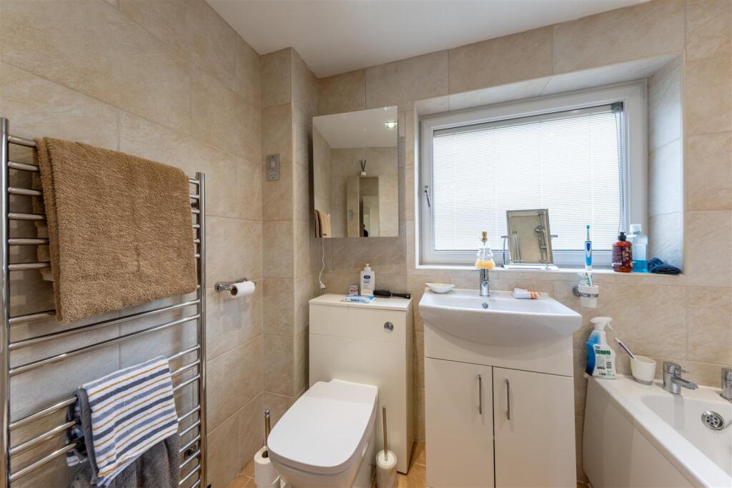 4 Meadow Lane-023.jpg