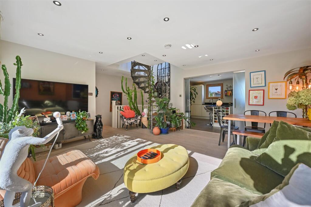 Sinclair Gardens - ReceptionB3