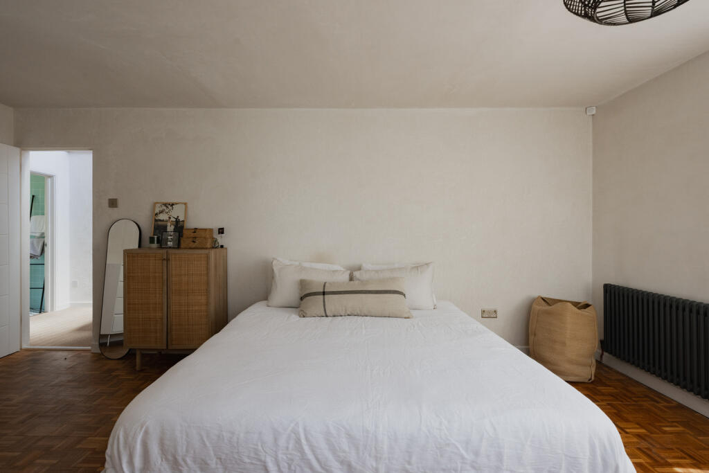 296850 - 67 Shoebury Road, Southend-on-Sea-36.jpg