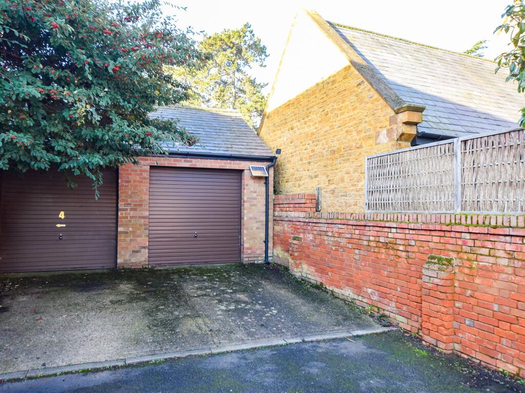 Garage &amp; Parking