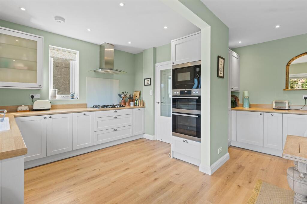 kitchen #4.jpg