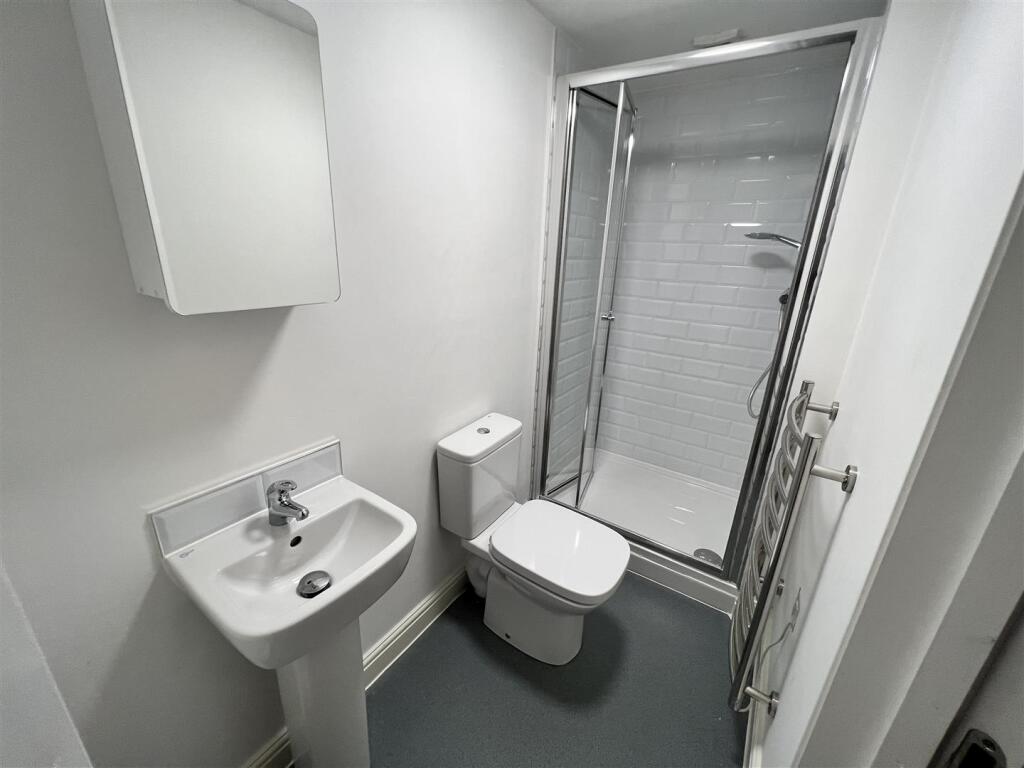 Room 2 en-suite