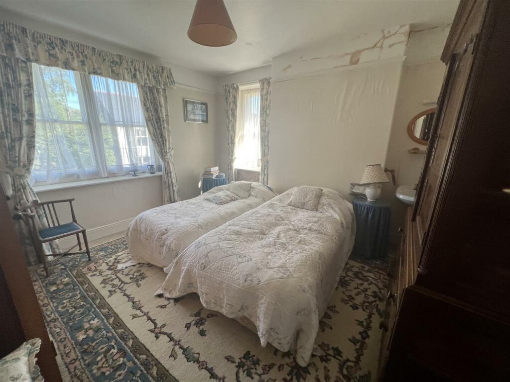BEDROOM 3