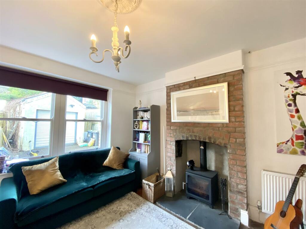 SITTING ROOM