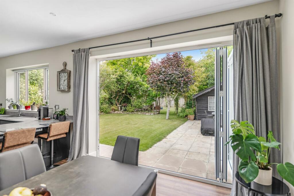 Dining Area Bi-fold doors.jpg