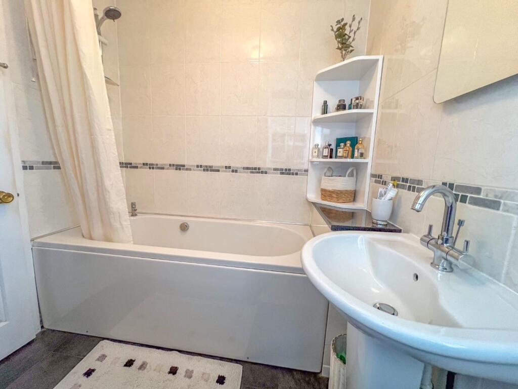 Launceston Drive - Image-9.jpg