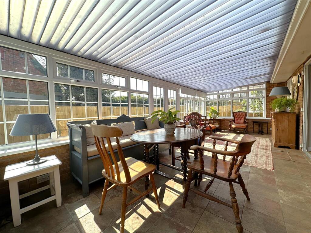 Large Conservatory 591