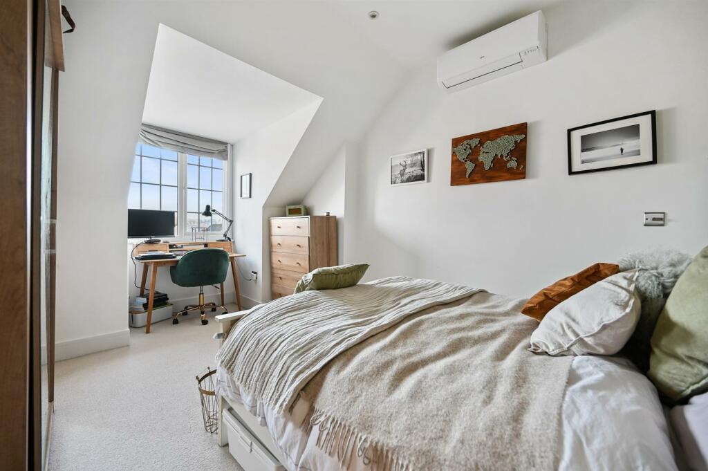 BCHJ - Flat 5, 125 Richmond Road - Bedroom3 (1).jp