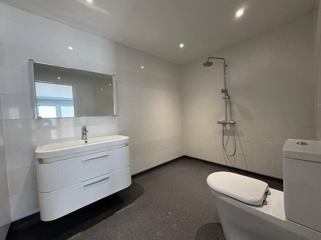 En-suite Wet Room