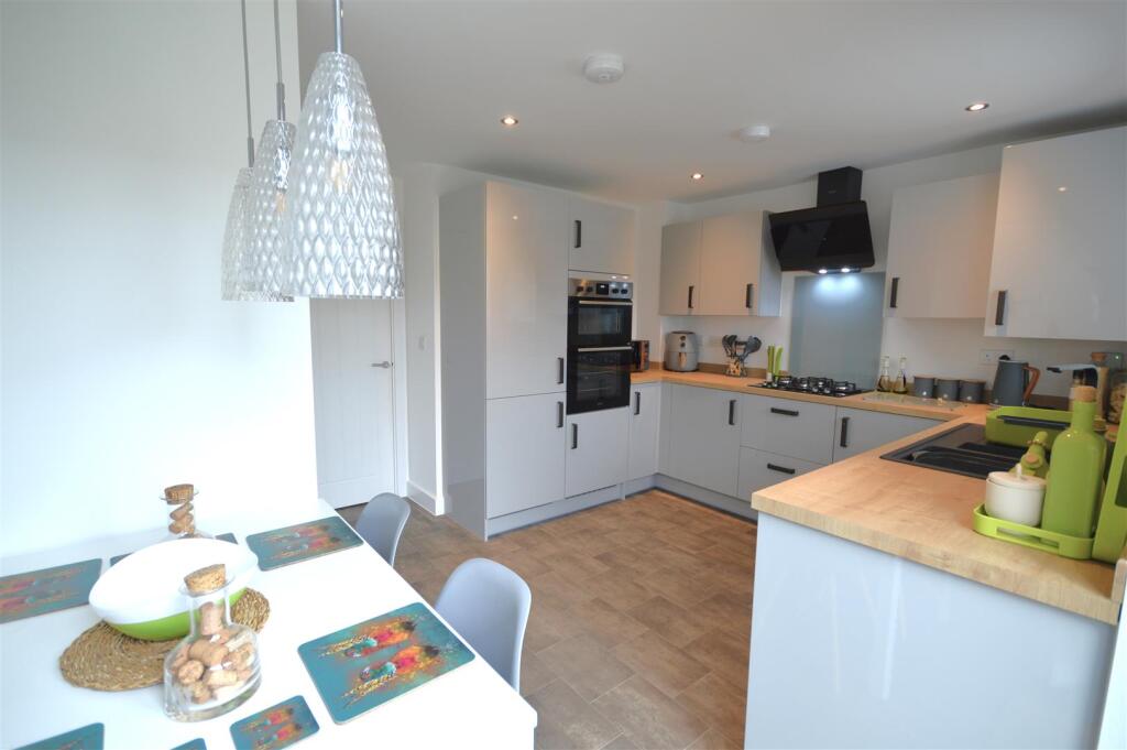 kitchen/breakfast room