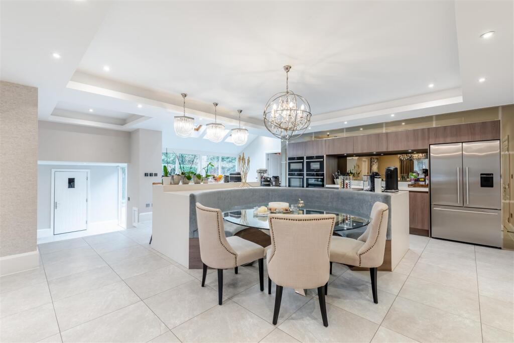 8538054-interior02.jpg