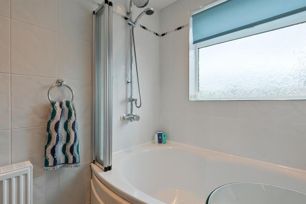 030-32 Currieside Place, Shotts, ML7 4AL.jpg