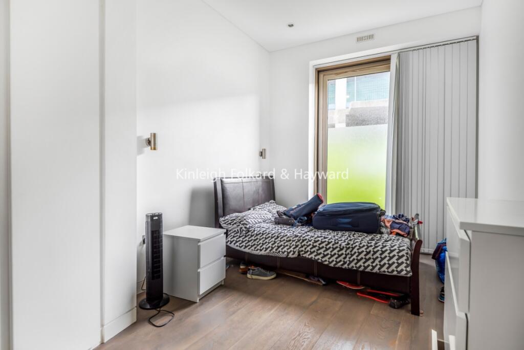 c04af92a-9d87-4f5...