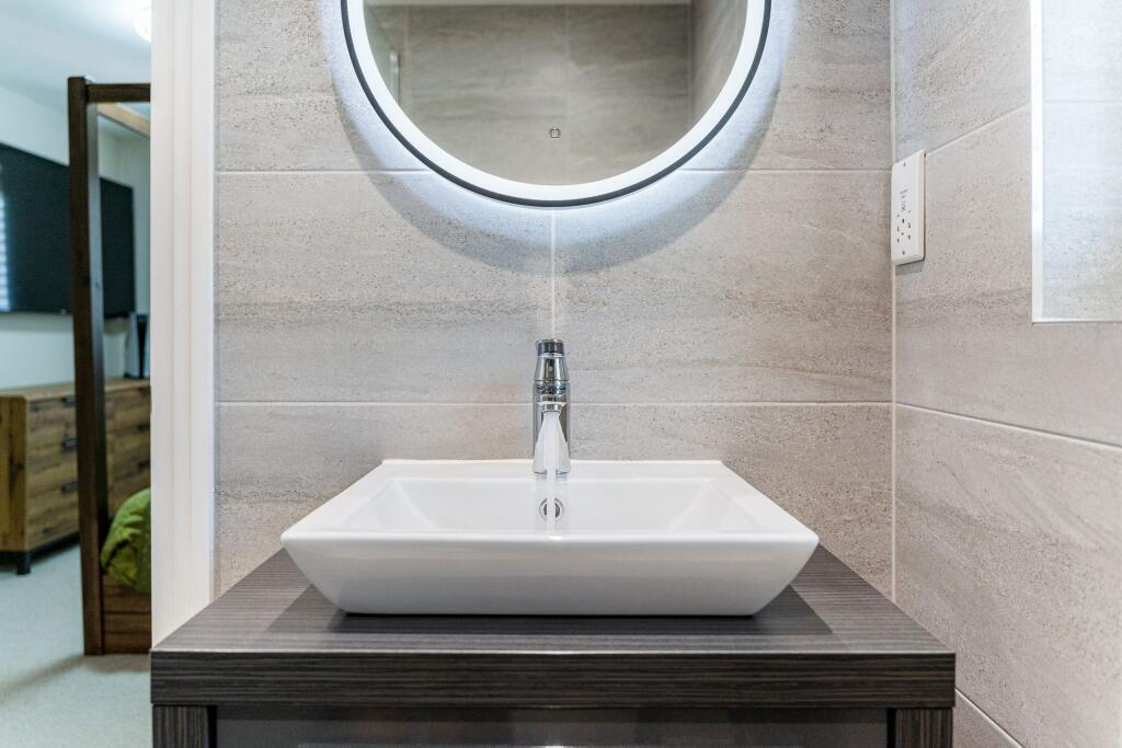 En Suite Detail