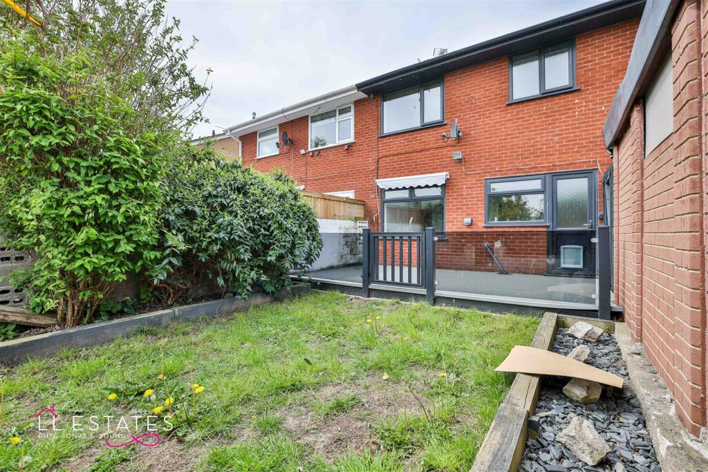 83 Llandaff Drive-35.jpg
