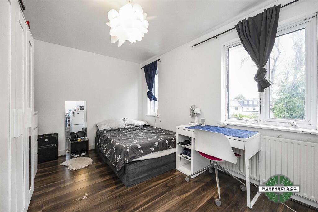 5 Twybridge Way -002.jpg