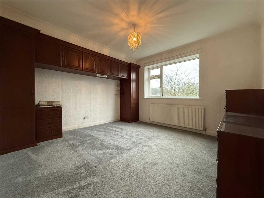 Bedroom (rear)