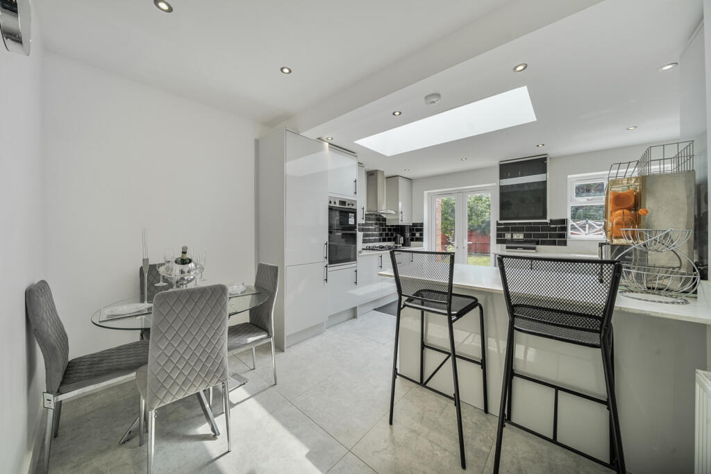 1305841-14-684c05...