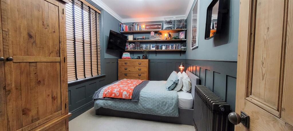 liversedge bed 2.jpg