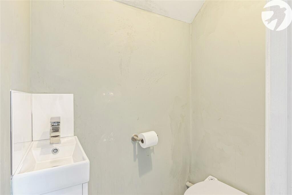 First Flr Ensuite Wc