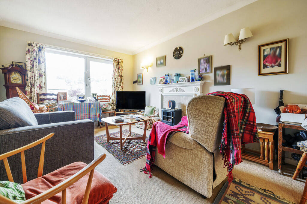 Living/Dining Roo...