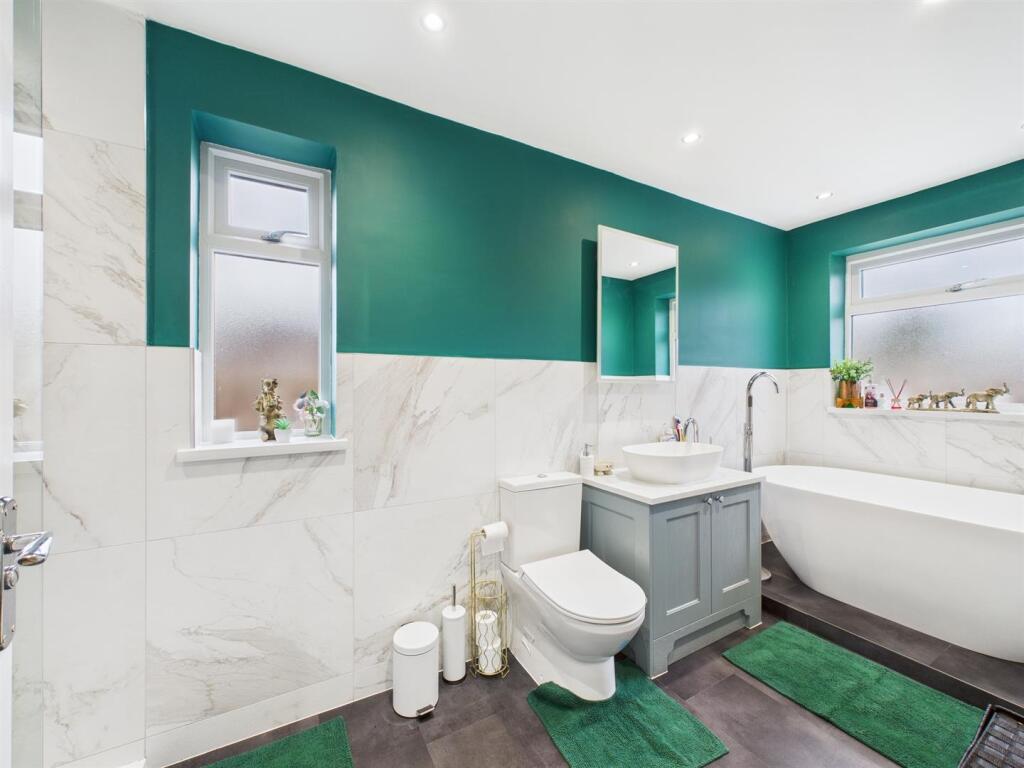 Bath and Shower Room