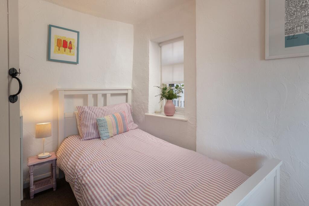 The Pink House, Dartmouth Bedroom 2