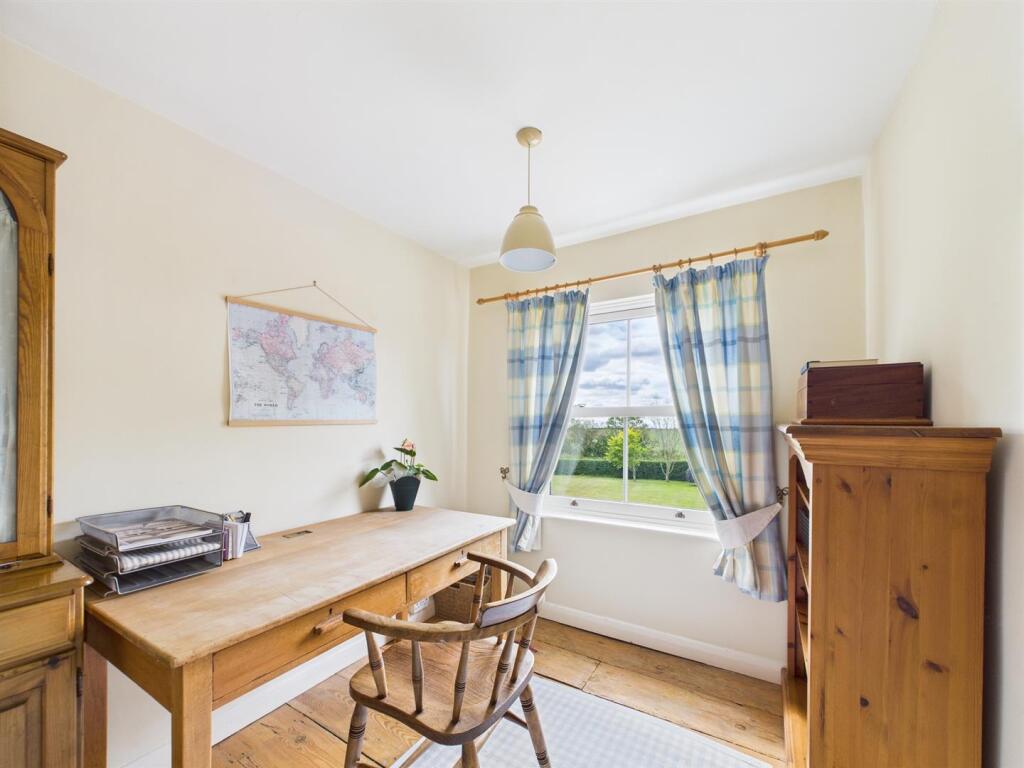 Bedroom 6/Office
