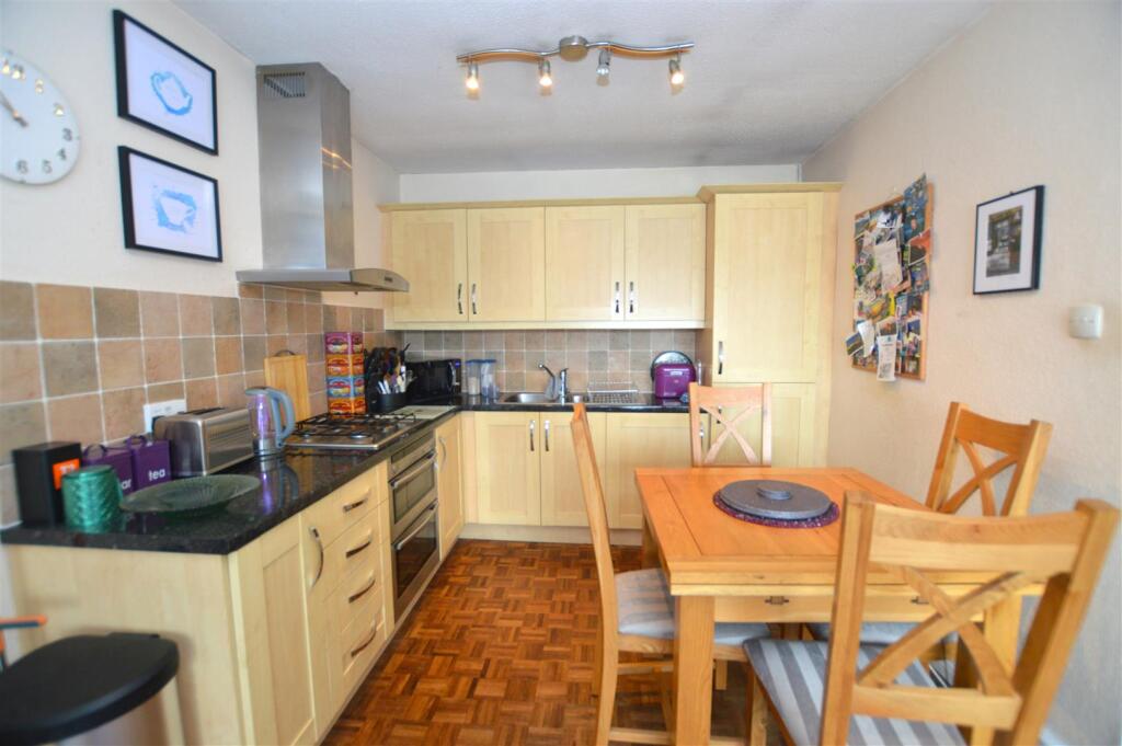 13 Carlton House kitchen.JPG