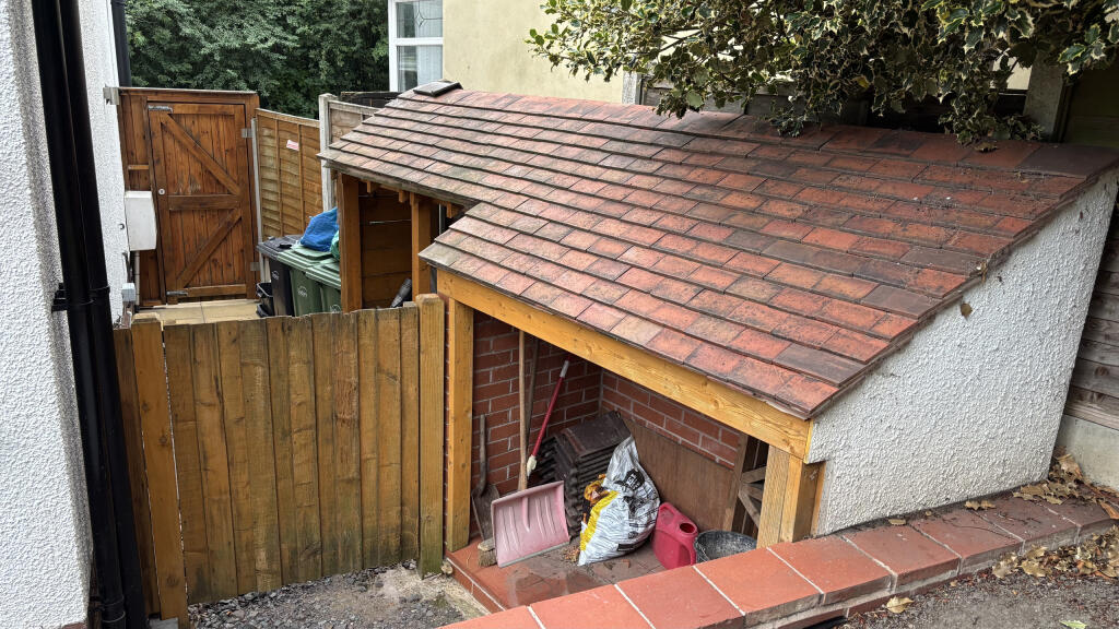 Side entry right.jpeg