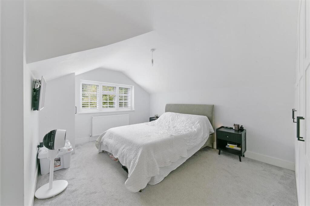 LONG DOWN LANE NORTH (14).jpg