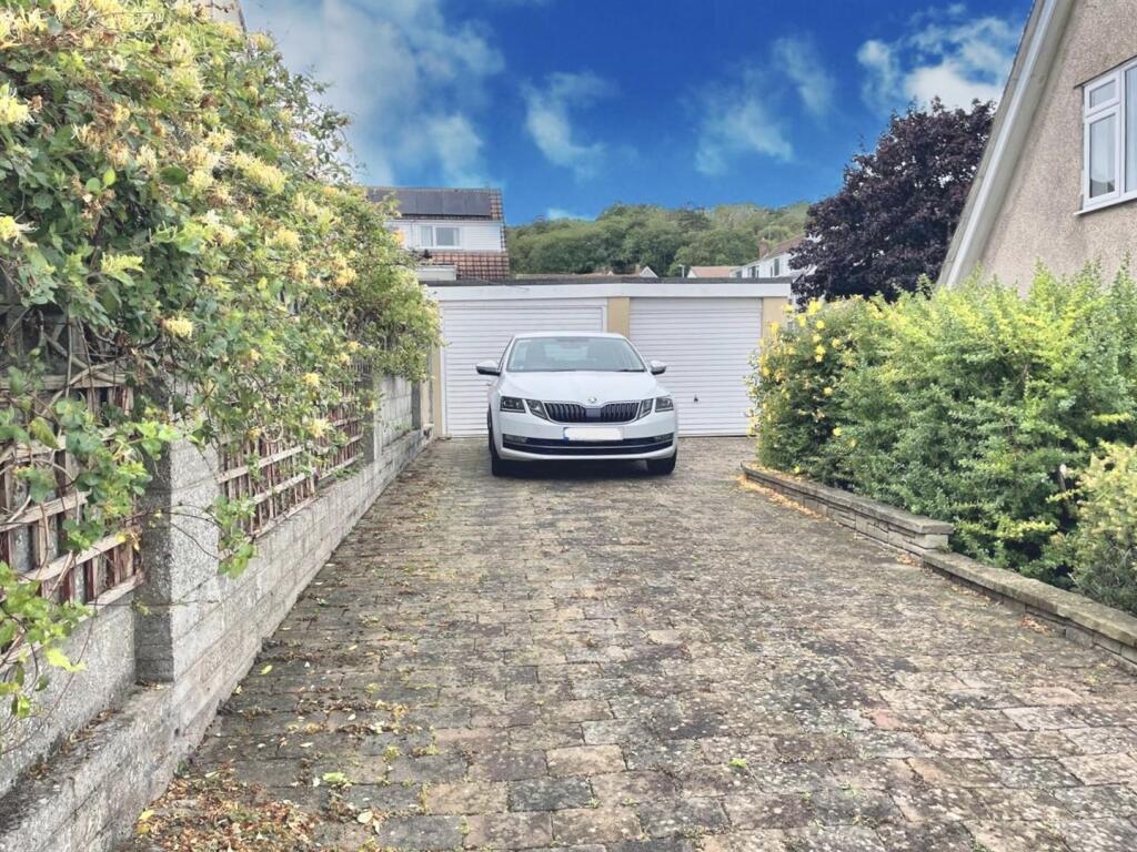 Driveway New.jpg