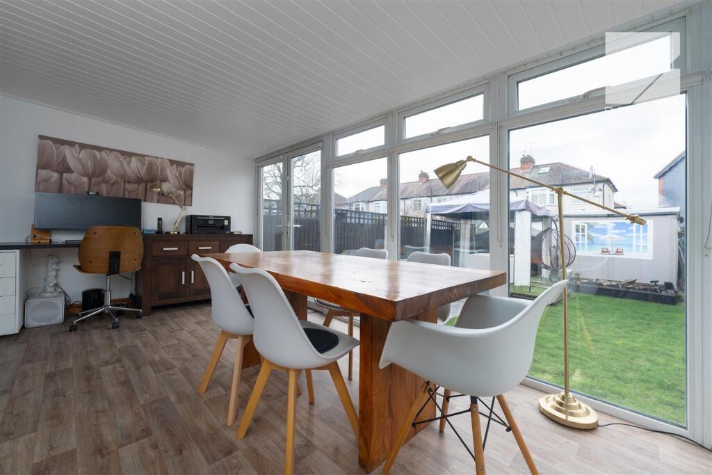 32 Suffield Road_0038.jpg