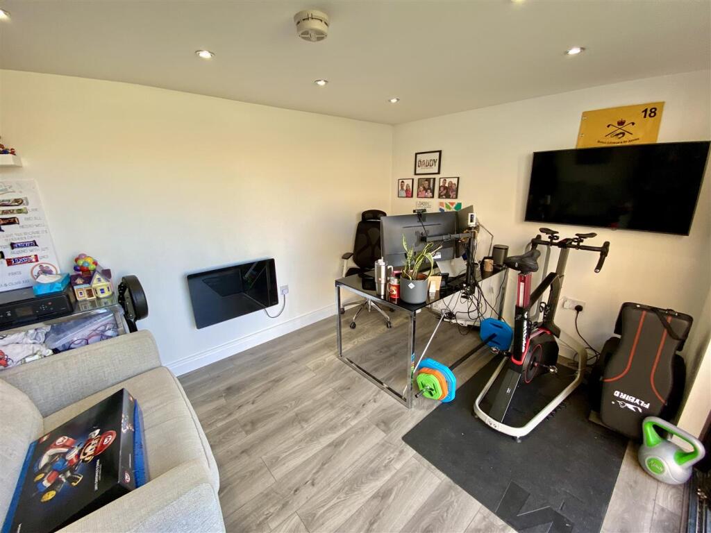 Bramleys Estate Agents - Moorcroft Close - Mirfiel