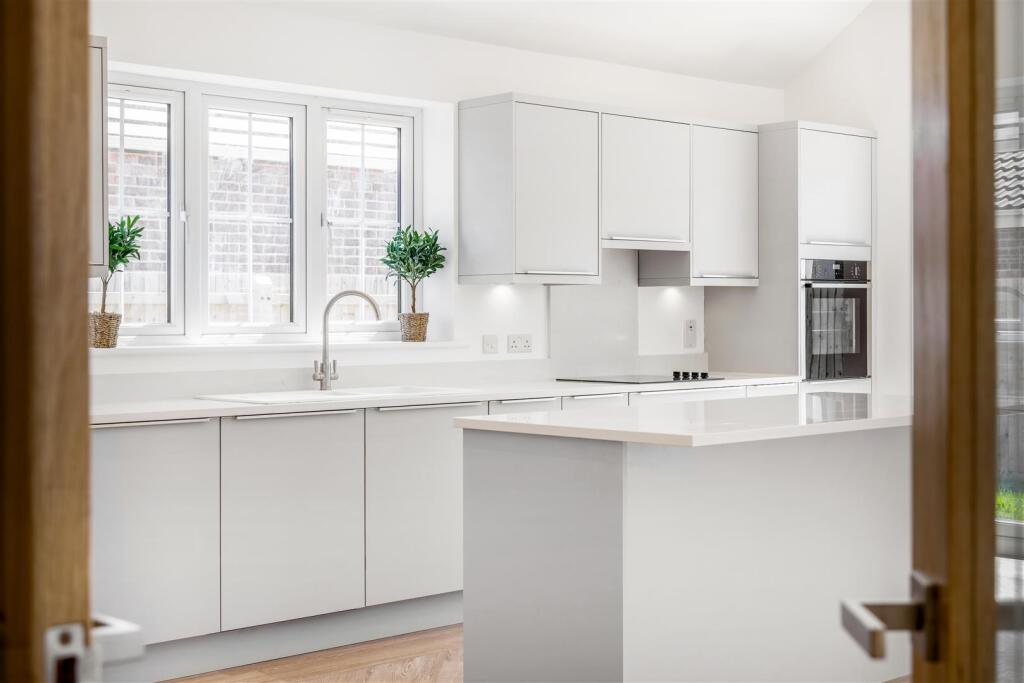 10 Sherridans Way (Sutterton)-15.jpg