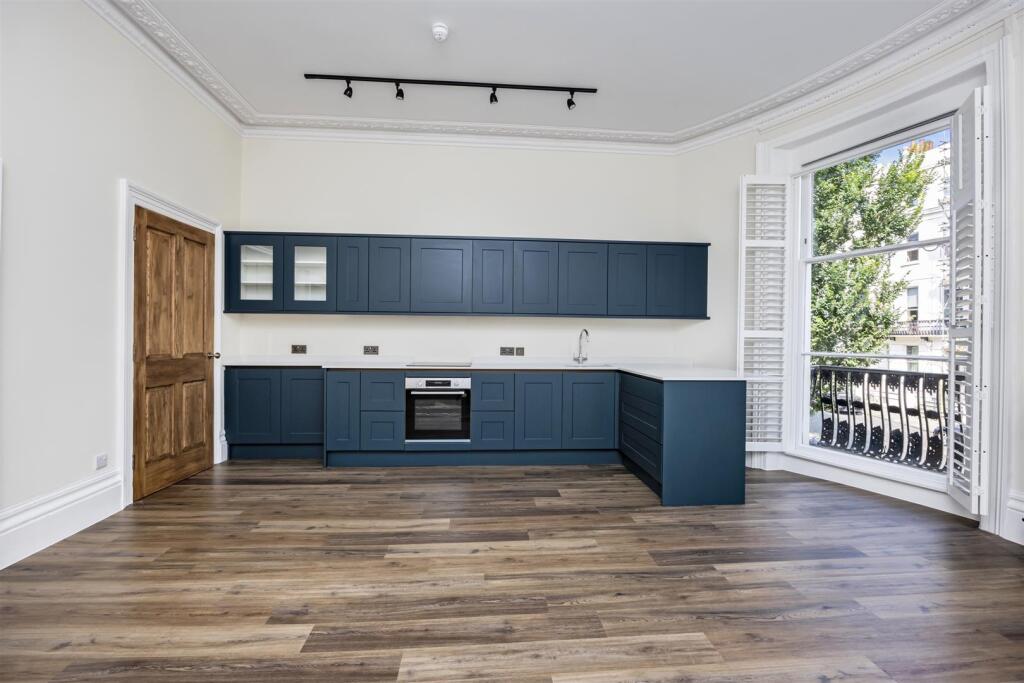 Open Plan Lounge Kitchen
