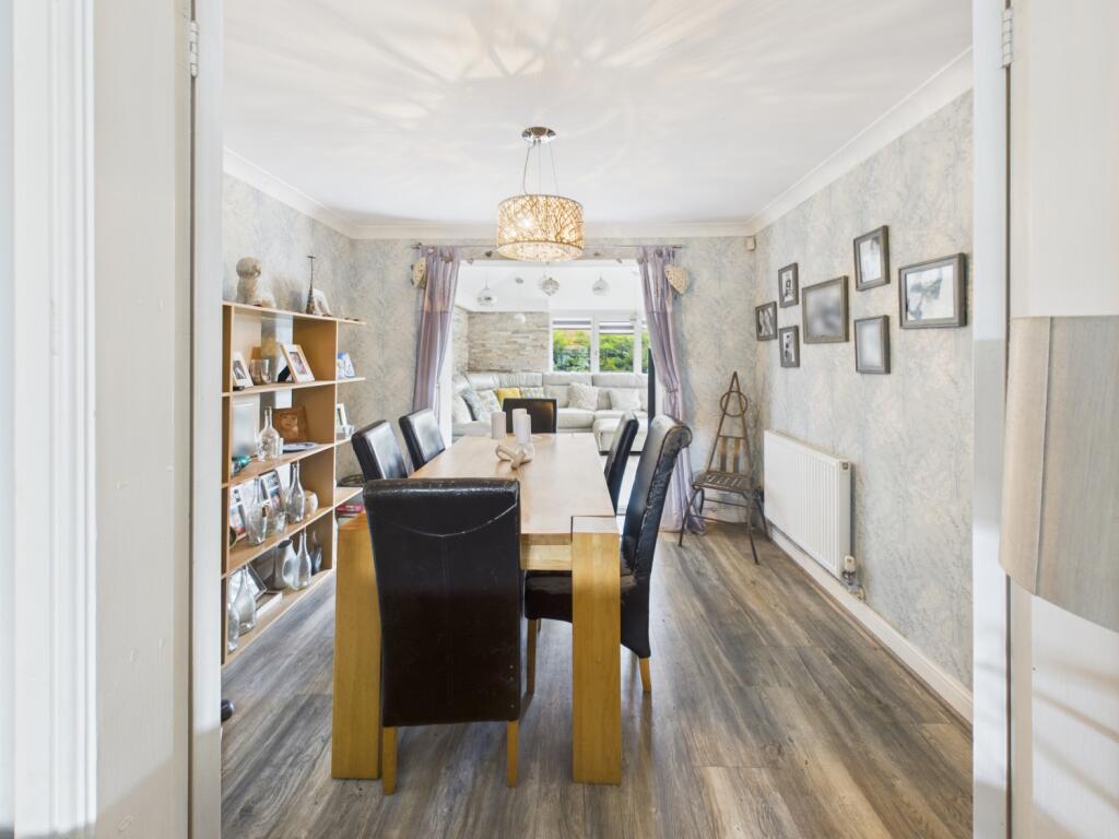 CAM04922G0-PR0034-STILL018