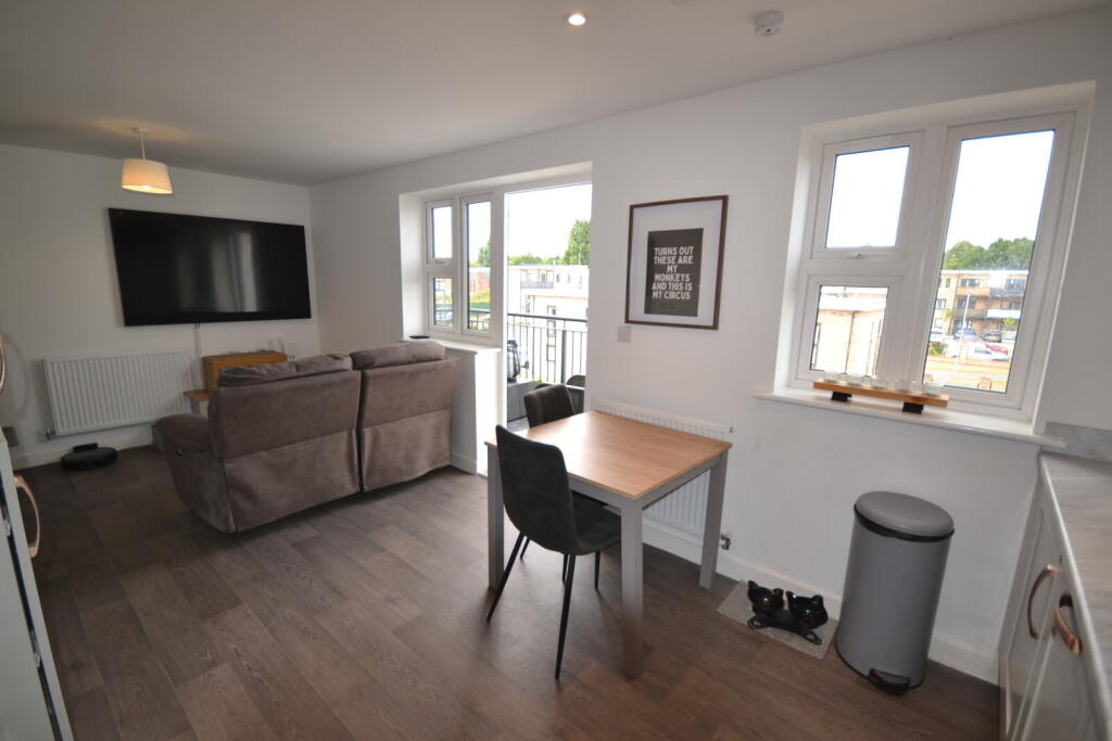 Lounge/Kitchen