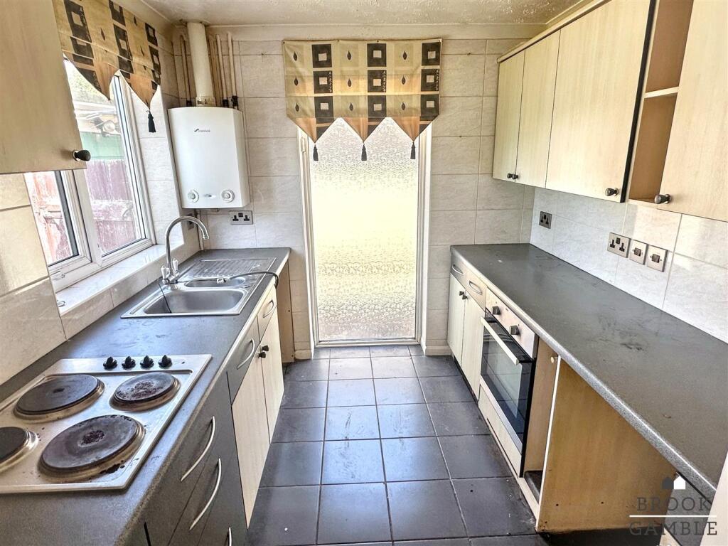 01323 438506