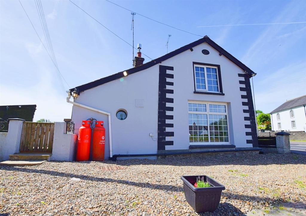 Side Of Property 2.jpg