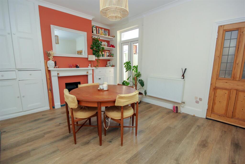 Dining Room..jpg