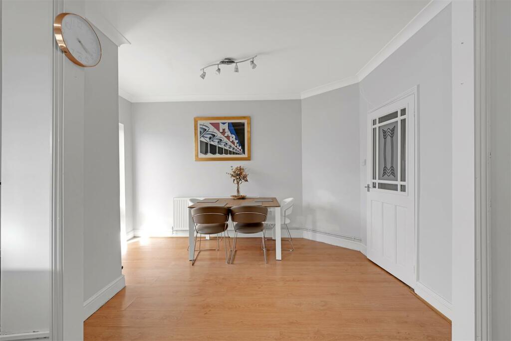 Dining Room.jpg
