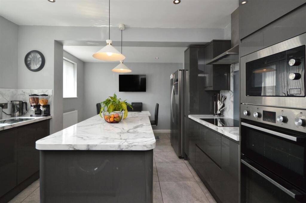 Kitchen / Diner / Family Room