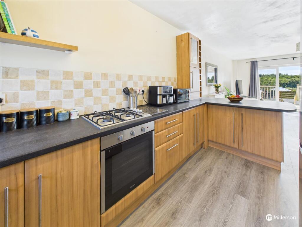 Kitchen / Diner / Lounge